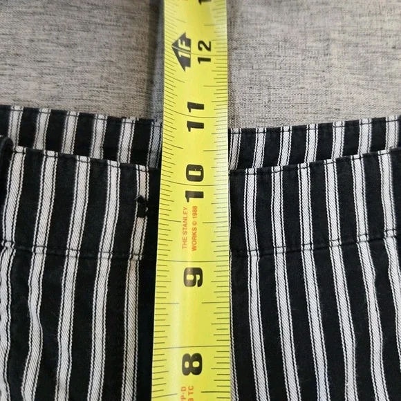 Jones New York Sport Women's Long Shorts Twill Bermuda Stripes 11" Inseam Size 8 - Picture 7 of 10